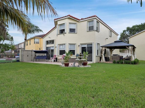 15865 NW 7th St, Pembroke Pines FL 33028