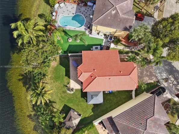 15865 NW 7th St, Pembroke Pines FL 33028