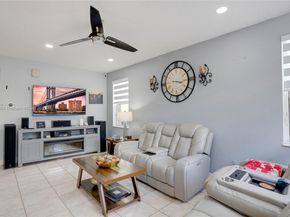 15865 NW 7th St, Pembroke Pines FL 33028