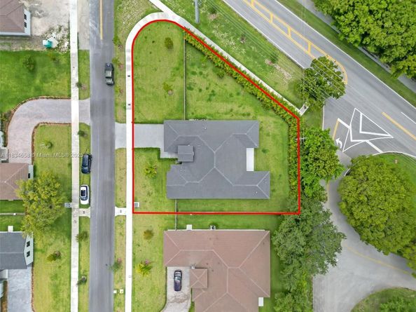 8220 SW 193rd Terrace, Cutler Bay FL 33157