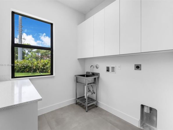 8220 SW 193rd Terrace, Cutler Bay FL 33157