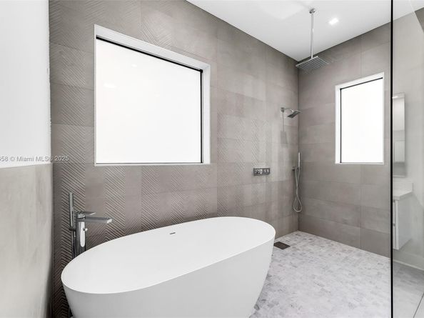 8220 SW 193rd Terrace, Cutler Bay FL 33157