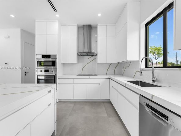 8220 SW 193rd Terrace, Cutler Bay FL 33157