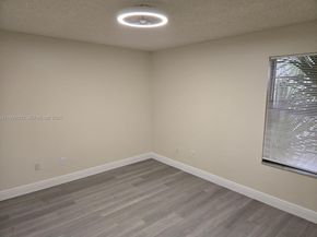 302 Lakeview Dr E, Royal Palm Beach FL 33411