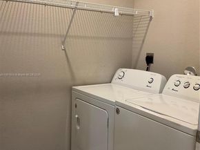 798 NE 43 St, Oakland Park FL 33334