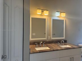 798 NE 43 St, Oakland Park FL 33334