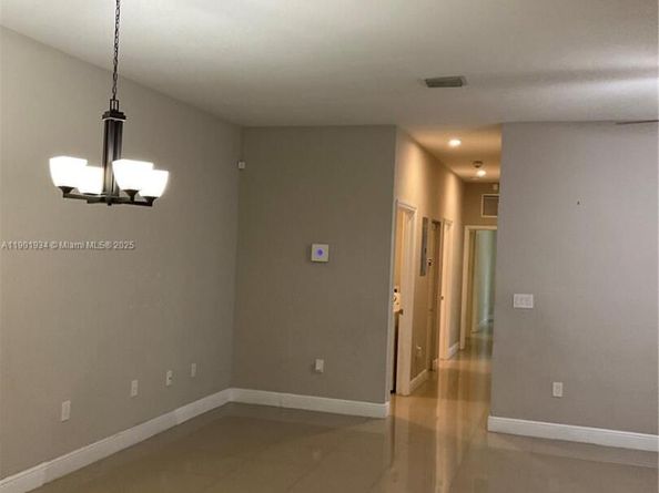 798 NE 43 St, Oakland Park FL 33334