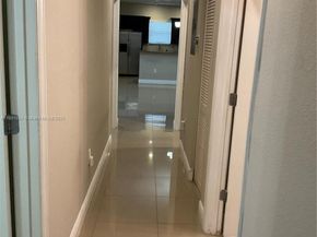 798 NE 43 St, Oakland Park FL 33334