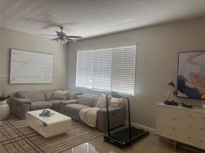 798 NE 43 St, Oakland Park FL 33334