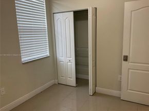 798 NE 43 St, Oakland Park FL 33334