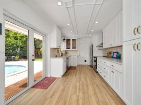 9370 SW 82nd St, Miami FL 33173