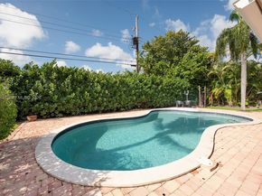 9370 SW 82nd St, Miami FL 33173
