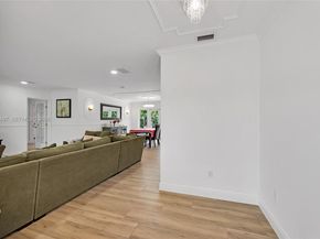 9370 SW 82nd St, Miami FL 33173