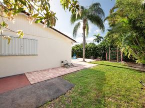 9370 SW 82nd St, Miami FL 33173