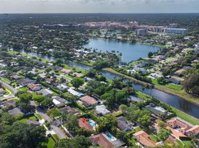 9370 SW 82nd St, Miami FL 33173