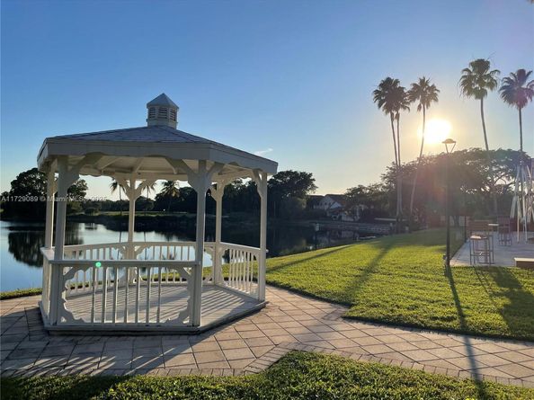 9805 NW 52nd St 411, Doral FL 33178