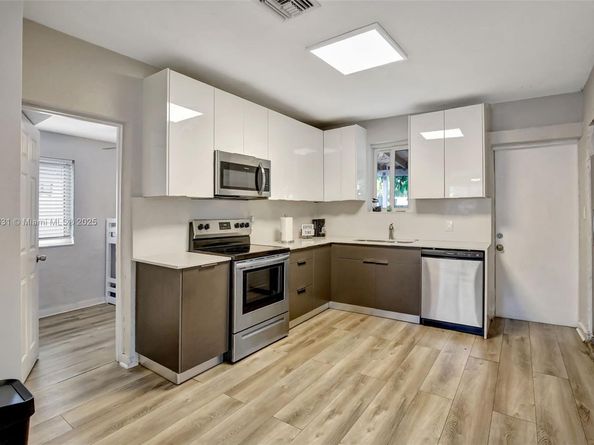 6039 SW 38th St, Miramar FL 33023