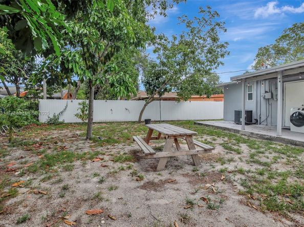 6039 SW 38th St, Miramar FL 33023