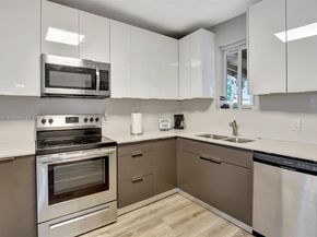 6039 SW 38th St, Miramar FL 33023