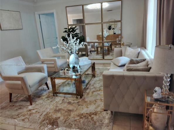 8640 NW 4th St, Pembroke Pines FL 33024