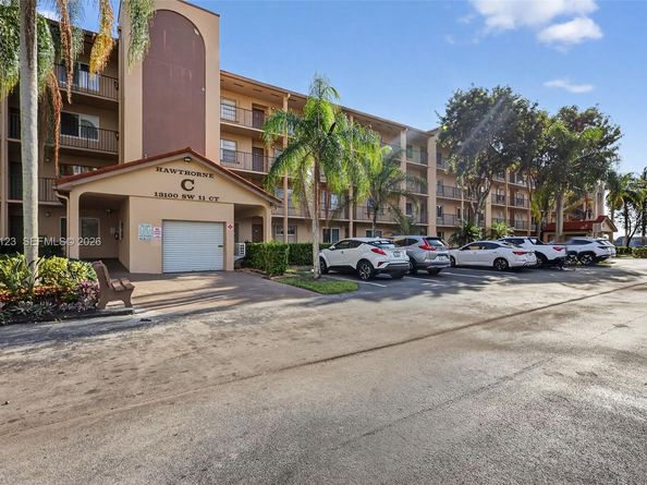 13100 SW 11th Ct 407C, Pembroke Pines FL 33027