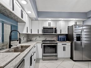 13100 SW 11th Ct 407C, Pembroke Pines FL 33027