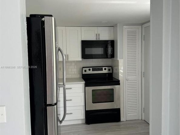 1398 NE 191st St C305, Miami FL 33179