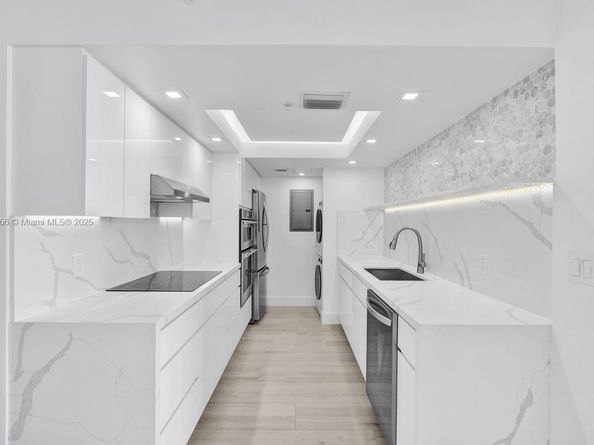 90 Alton Rd 1907, Miami Beach FL 33139