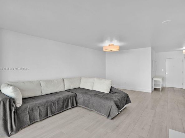 90 Alton Rd 1907, Miami Beach FL 33139