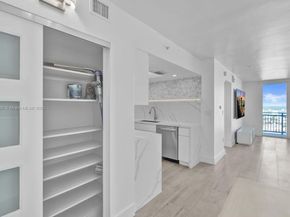 90 Alton Rd 1907, Miami Beach FL 33139