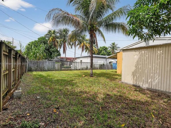 1498 NE 180th St, North Miami Beach FL 33162