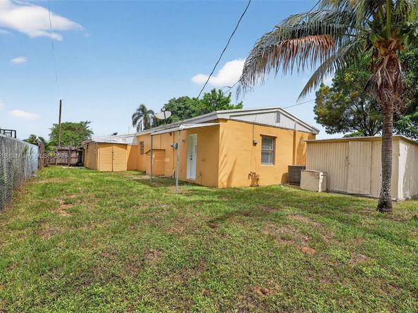 1498 NE 180th St, North Miami Beach FL 33162