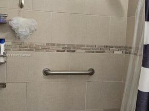 1498 NE 180th St, North Miami Beach FL 33162