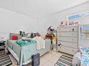 2020 NW 119th St 1122, Miami FL 33167