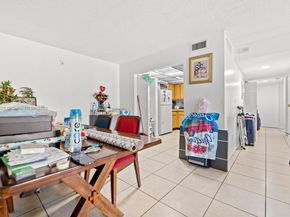 2020 NW 119th St 1122, Miami FL 33167