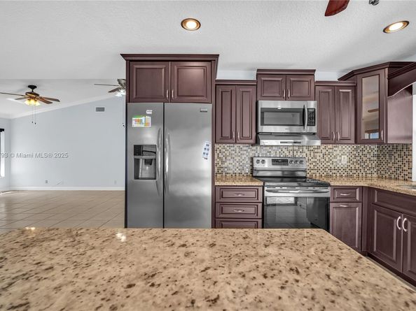66 Forest Cir, Cooper City FL 33026