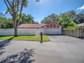 66 Forest Cir, Cooper City FL 33026