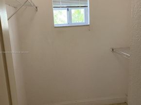 66 Forest Cir, Cooper City FL 33026