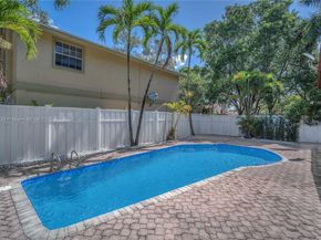 66 Forest Cir, Cooper City FL 33026