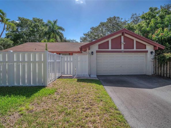 66 Forest Cir, Cooper City FL 33026
