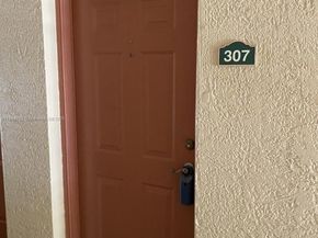 66 Forest Cir, Cooper City FL 33026