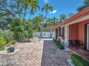 66 Forest Cir, Cooper City FL 33026
