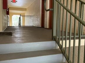 66 Forest Cir, Cooper City FL 33026