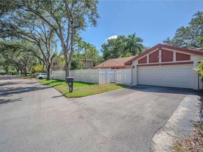 66 Forest Cir, Cooper City FL 33026