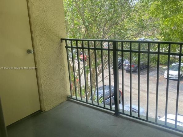 66 Forest Cir, Cooper City FL 33026