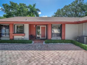66 Forest Cir, Cooper City FL 33026