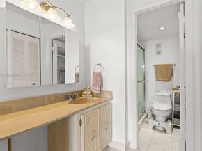 6900 Bay Dr 5C, Miami Beach FL 33141