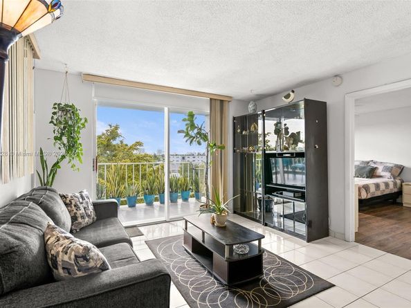 6900 Bay Dr 5C, Miami Beach FL 33141