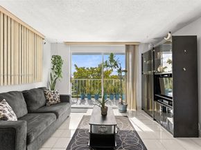 6900 Bay Dr 5C, Miami Beach FL 33141