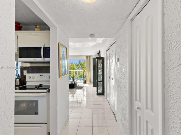 6900 Bay Dr 5C, Miami Beach FL 33141